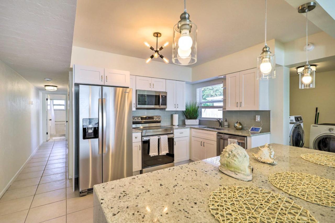 Cute And Cozy Florida Duplex Walk To Beaches! ココアビーチ エクステリア 写真