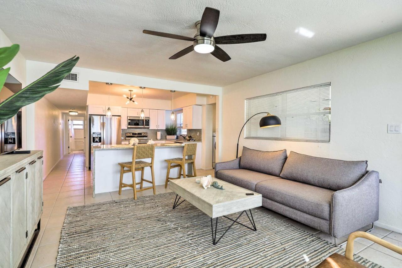 Cute And Cozy Florida Duplex Walk To Beaches! ココアビーチ エクステリア 写真